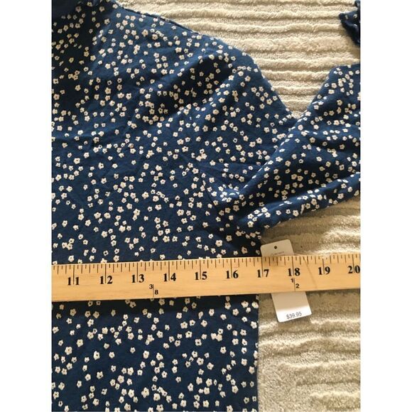 NWT Gap Feather Turtleneck Long Sleeve Shirt Size M - Picture 6 of 8